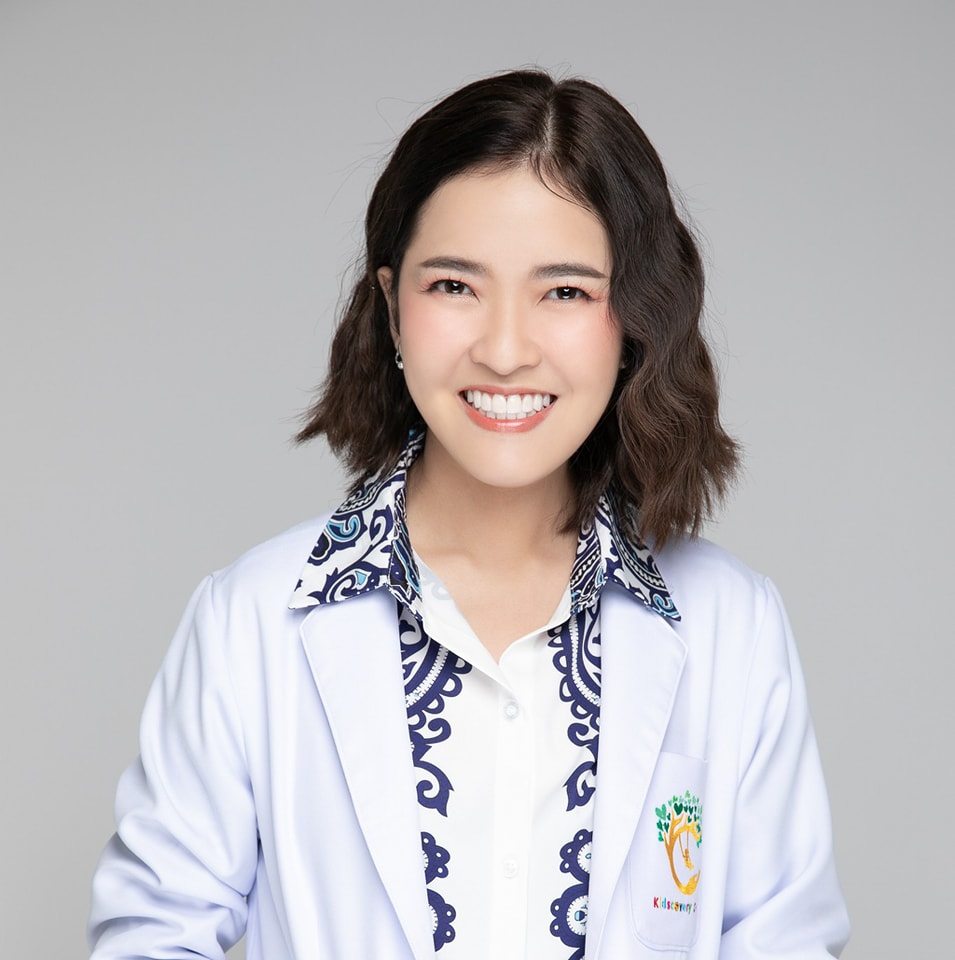 ครูแนน ปวีณา พัวประเสริฐ